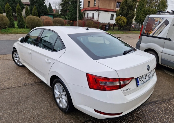 Skoda Superb cena 87500 przebieg: 80000, rok produkcji 2018 z Sosnowiec małe 301